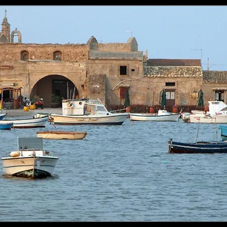 Doro Two-room In Full Relaxation - Air-conditioned - Wifi Marzamemi